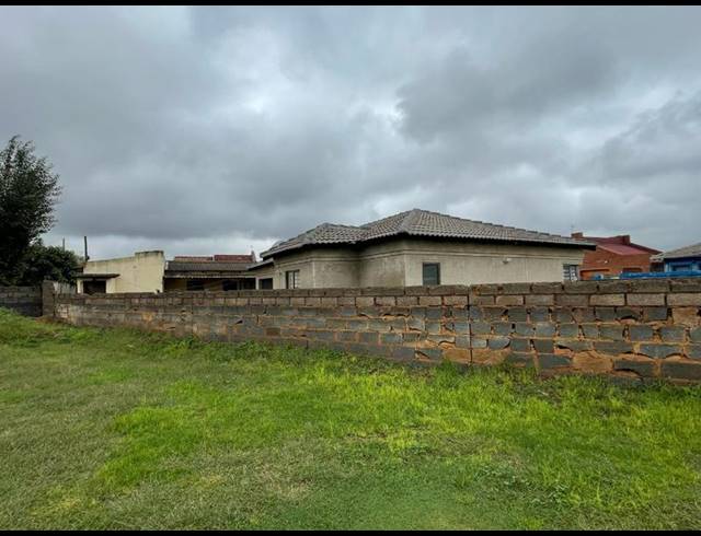 3 BEDROOM HOUSE FOR SALE IN SPRUITVIEW